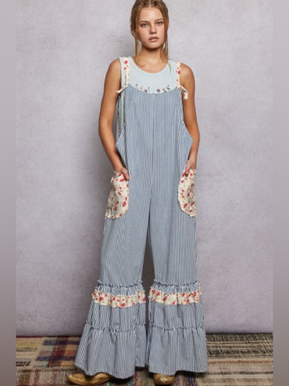 POL Striped Ruffle Wide Leg Overalls in Blue
Stripe NWT! size Large